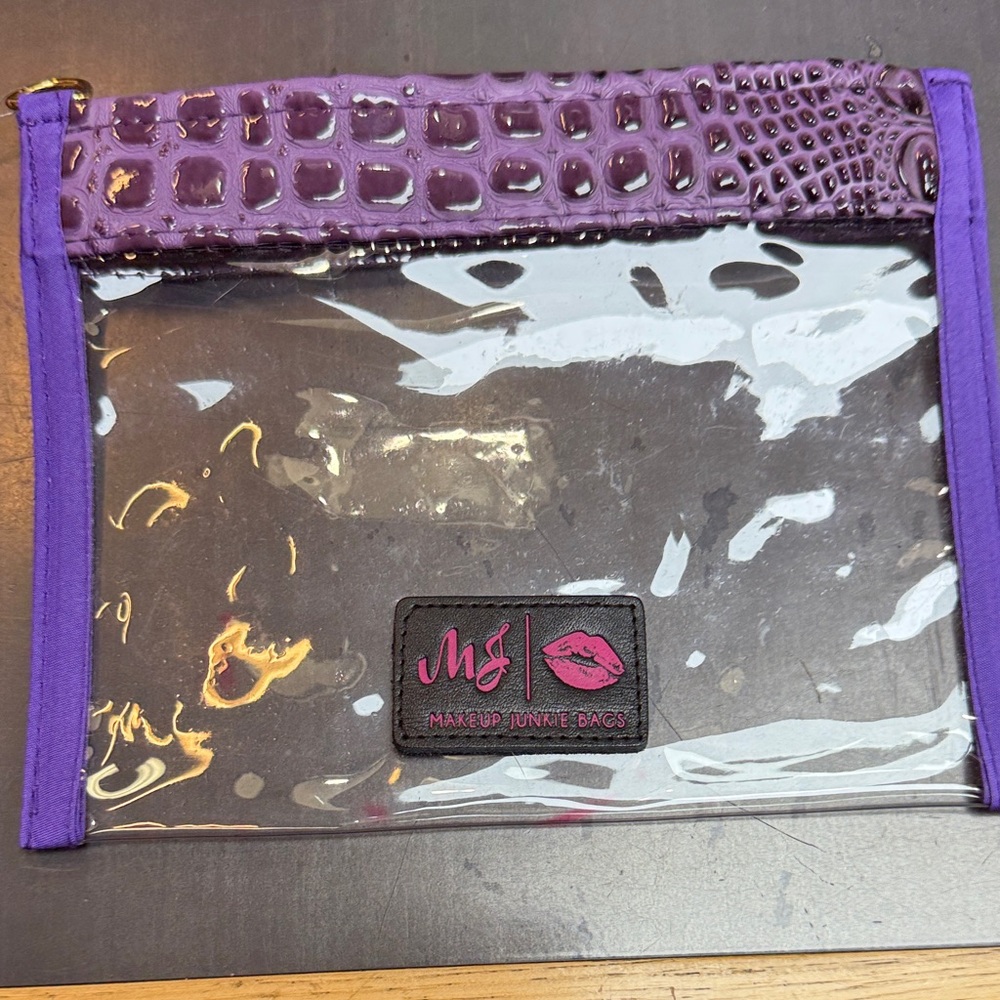 Makeup Junkie clear pouch